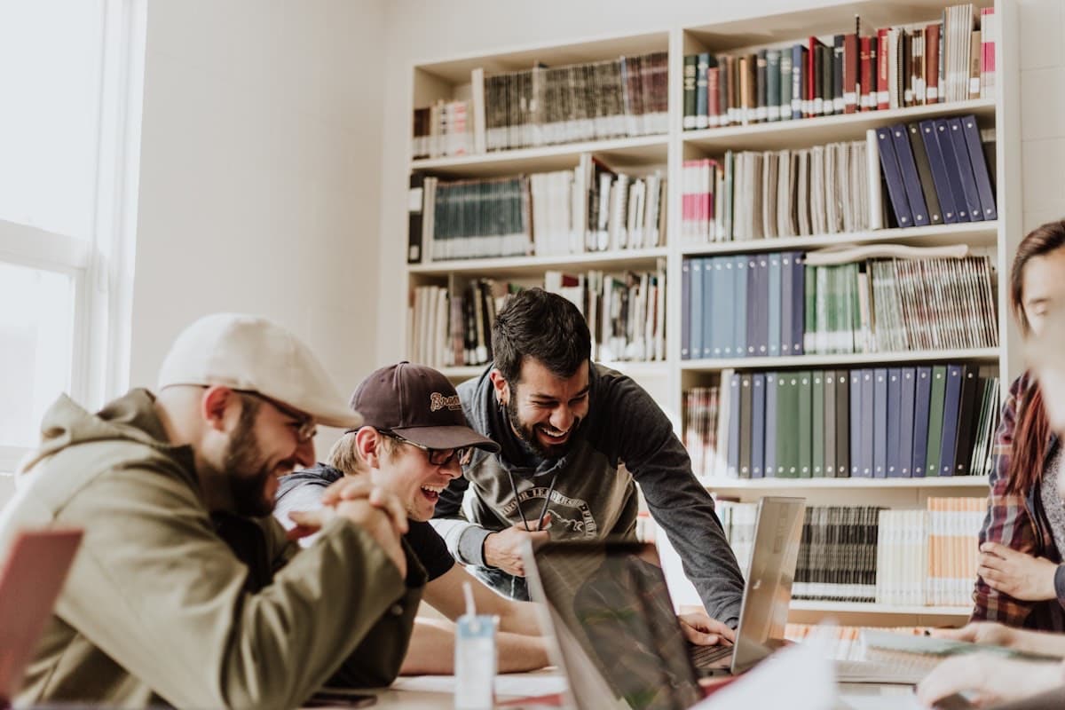 6 U.S. Universities That Let You Apply as a First-Year Student (Even If You've Attended University) & Give Full Scholarships